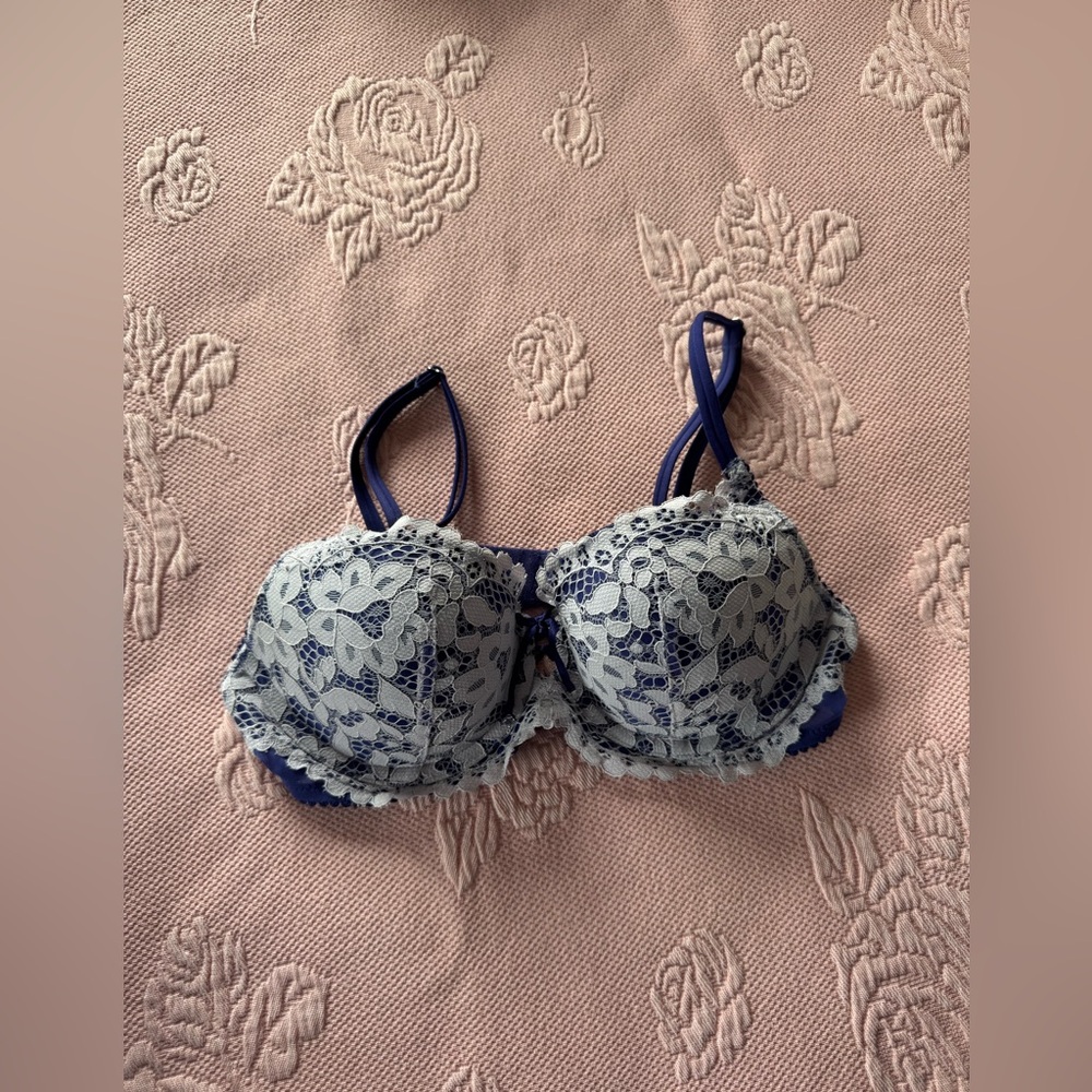 Victoria's Secret Very Sexy Balconet Bra, Purple and White Lace, Size 34B